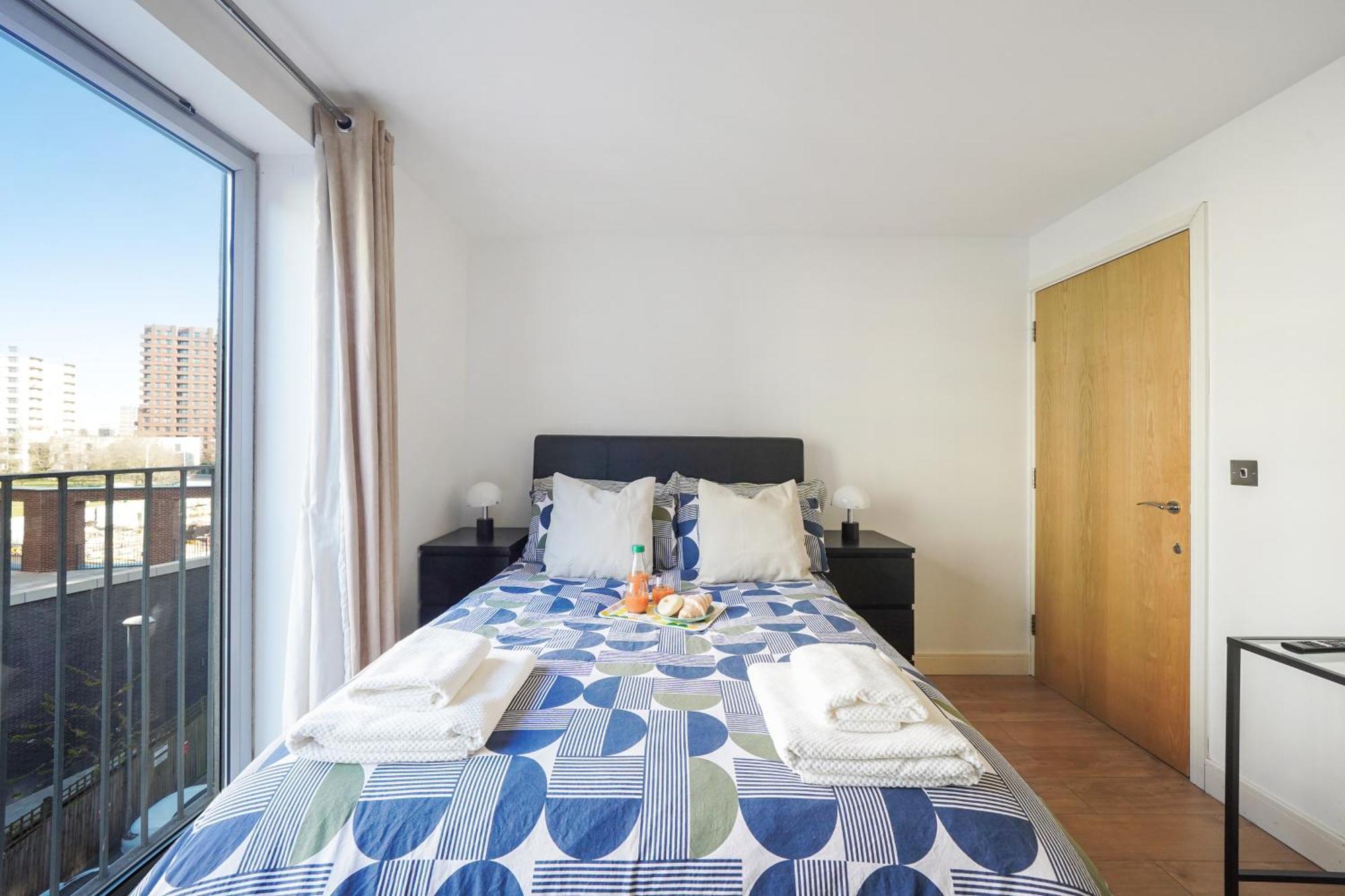 City Riverside - 2 Bedroom & Free Parking Barking  Exterior photo