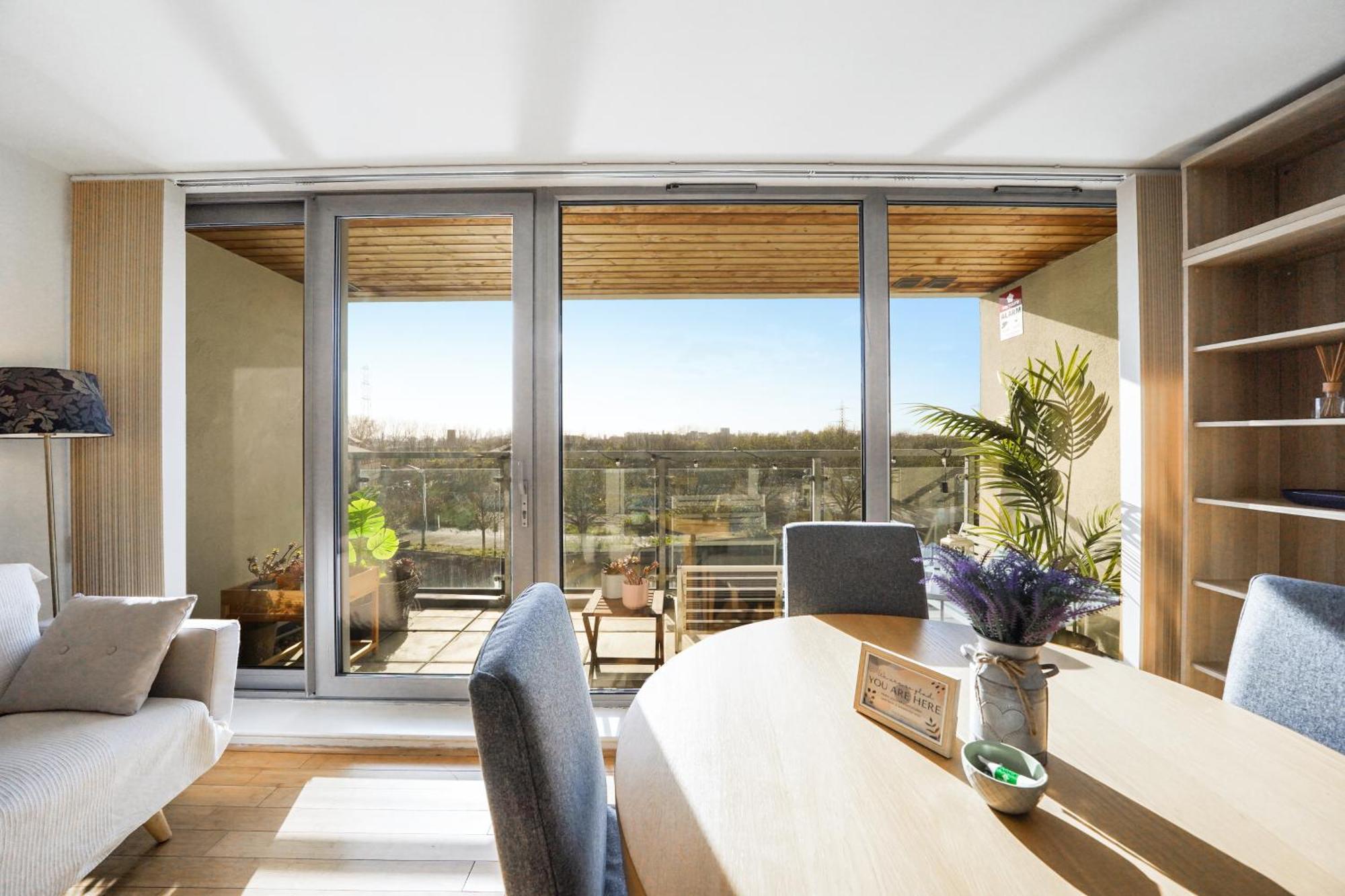 City Riverside - 2 Bedroom & Free Parking Barking  Exterior photo